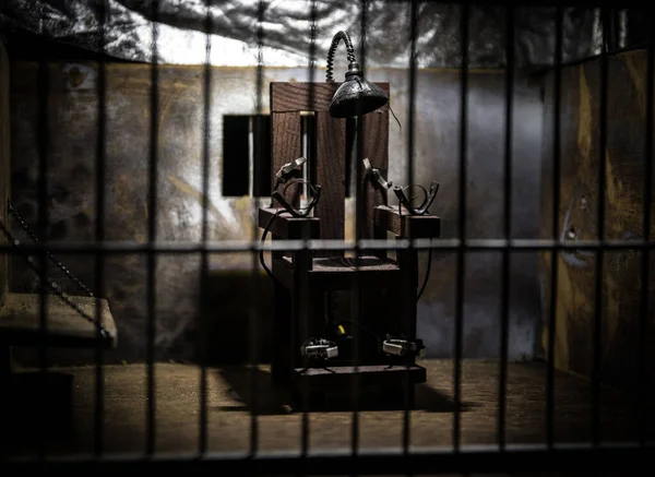 depositphotos_452345528-stock-photo-execution-concept-death-penalty-electric.jpg.08bf2aef33f855dc97e9cbdaba983ee9.jpg